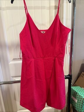 Gianni Bini Hot Pink V-Neck dress